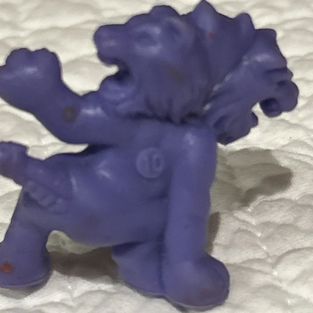 1990 Matchbox Monster in My Pocket Series 1 -‎ Purple Cerberus #28 MIMP Dog